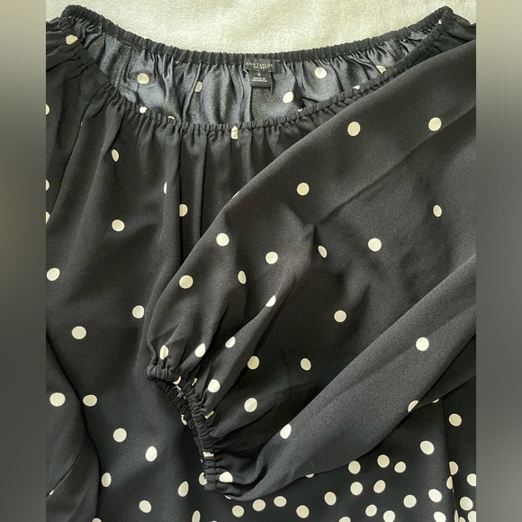 Ann Taylor Factory b&w Polka Dot Blouse, Size M - Picture 4 of 5